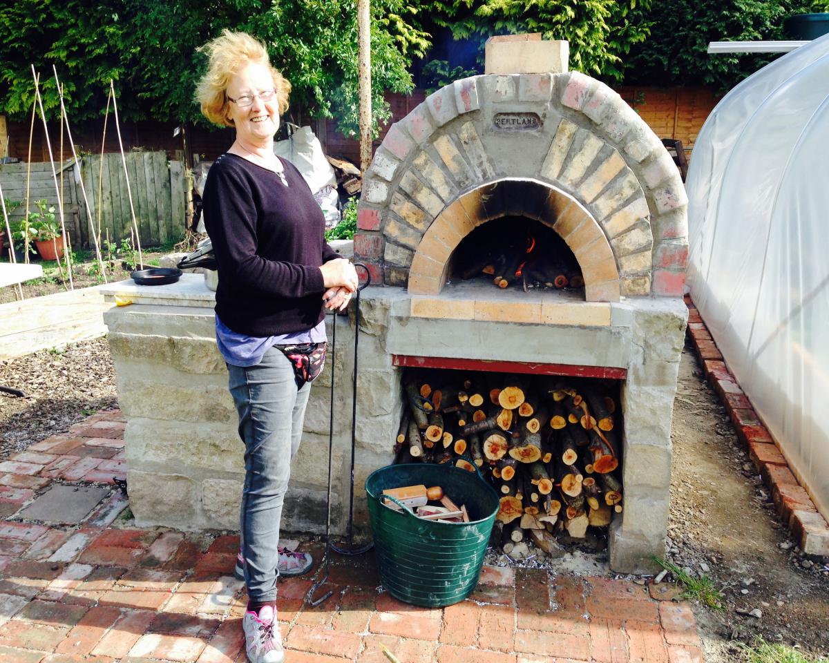 lochend_pizza_oven_middle_0.jpg